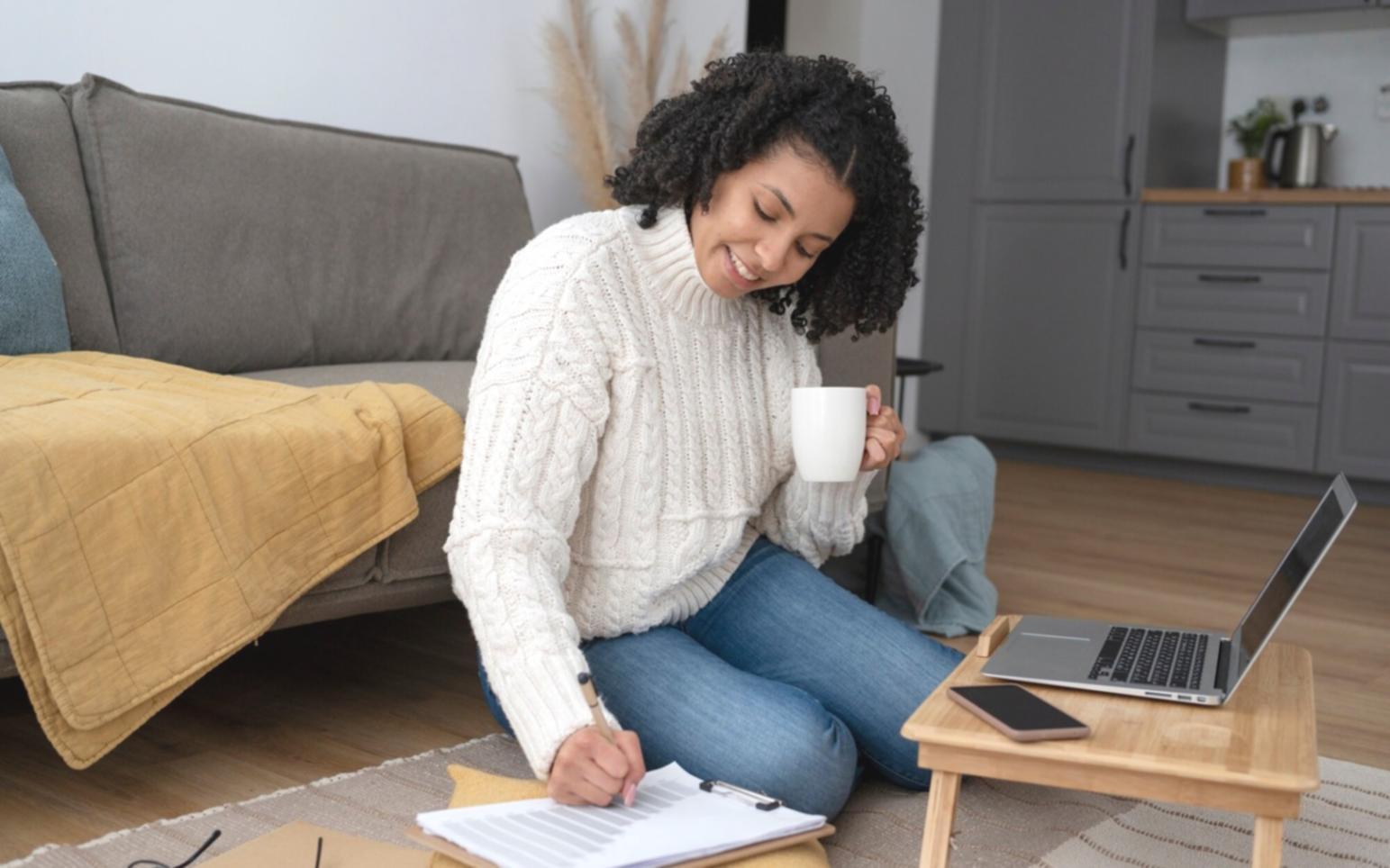 Comunidad de personas aprendiendo sobre finanzas personales